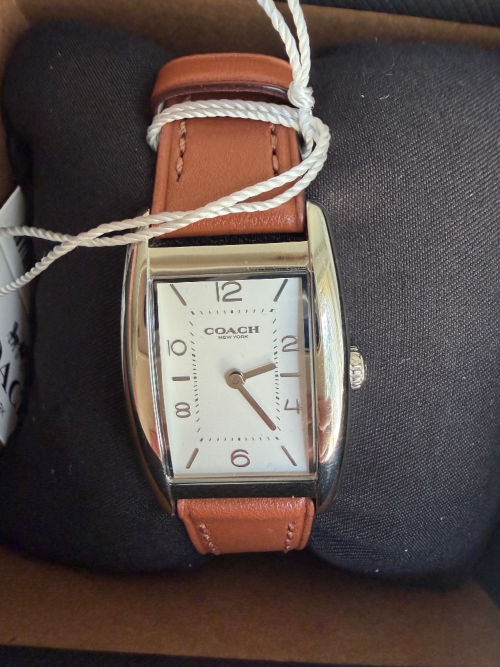 Coach watch - Picture 2 of 2